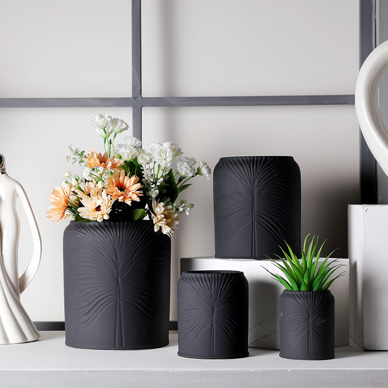 Wholesale Custom Ceramic Pot Matt Black Flower Vase